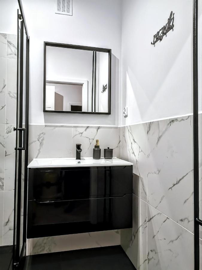 Przytulny Apartament Przy Sokolskiej - 550 Metrow Od Spodka Катовице Екстериор снимка